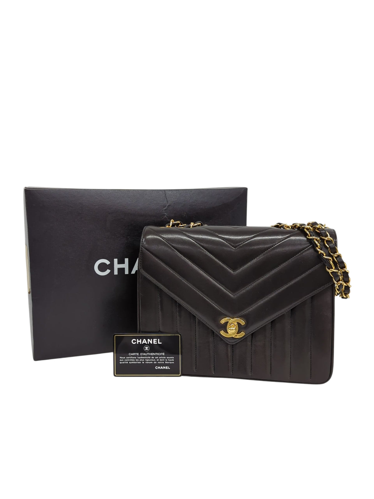 CHANEL Vステッチチェーンショルダー
