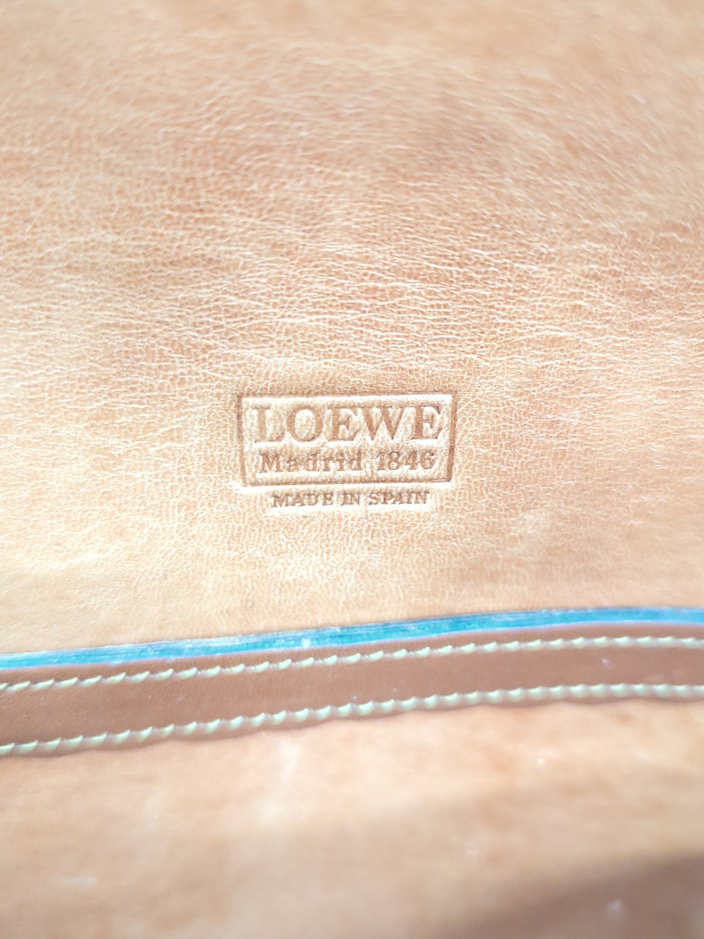 LOEWE スエード ショルダーバッグ