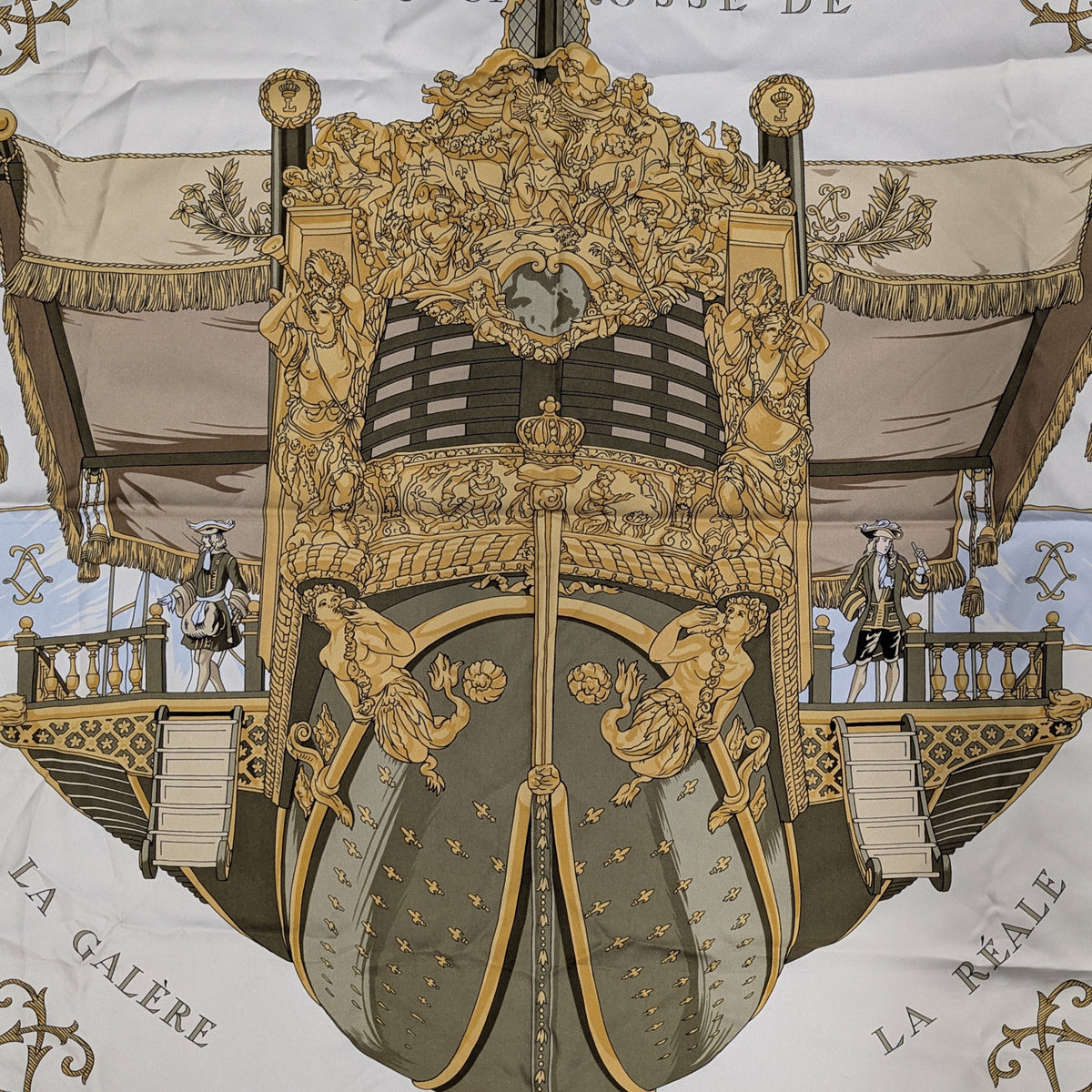カレ90 Vue du Carrosse de la Galere Royale スカーフ