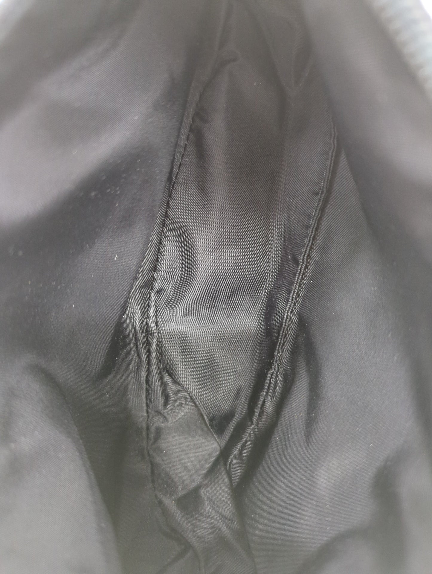 プラダ　アクセサリーポーチ　ナイロン