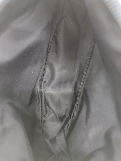 プラダ　アクセサリーポーチ　ナイロン