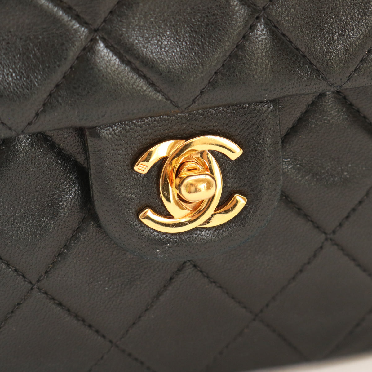 Single Flap Chain Shoulder Bag Black