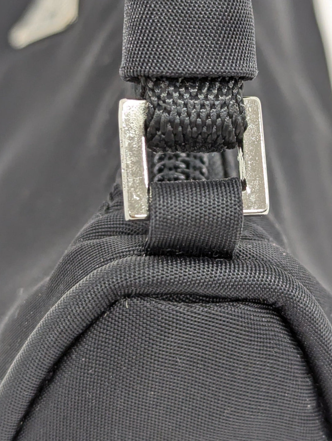 プラダ　アクセサリーポーチ　ナイロン