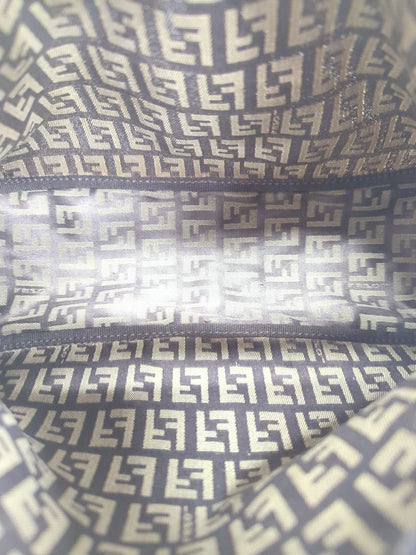FENDI ズッカ柄 ハンドポーチ