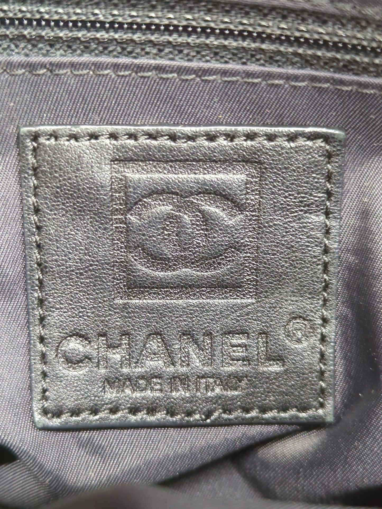 CHANEL スポーツライン パンチングショルダーバッグ