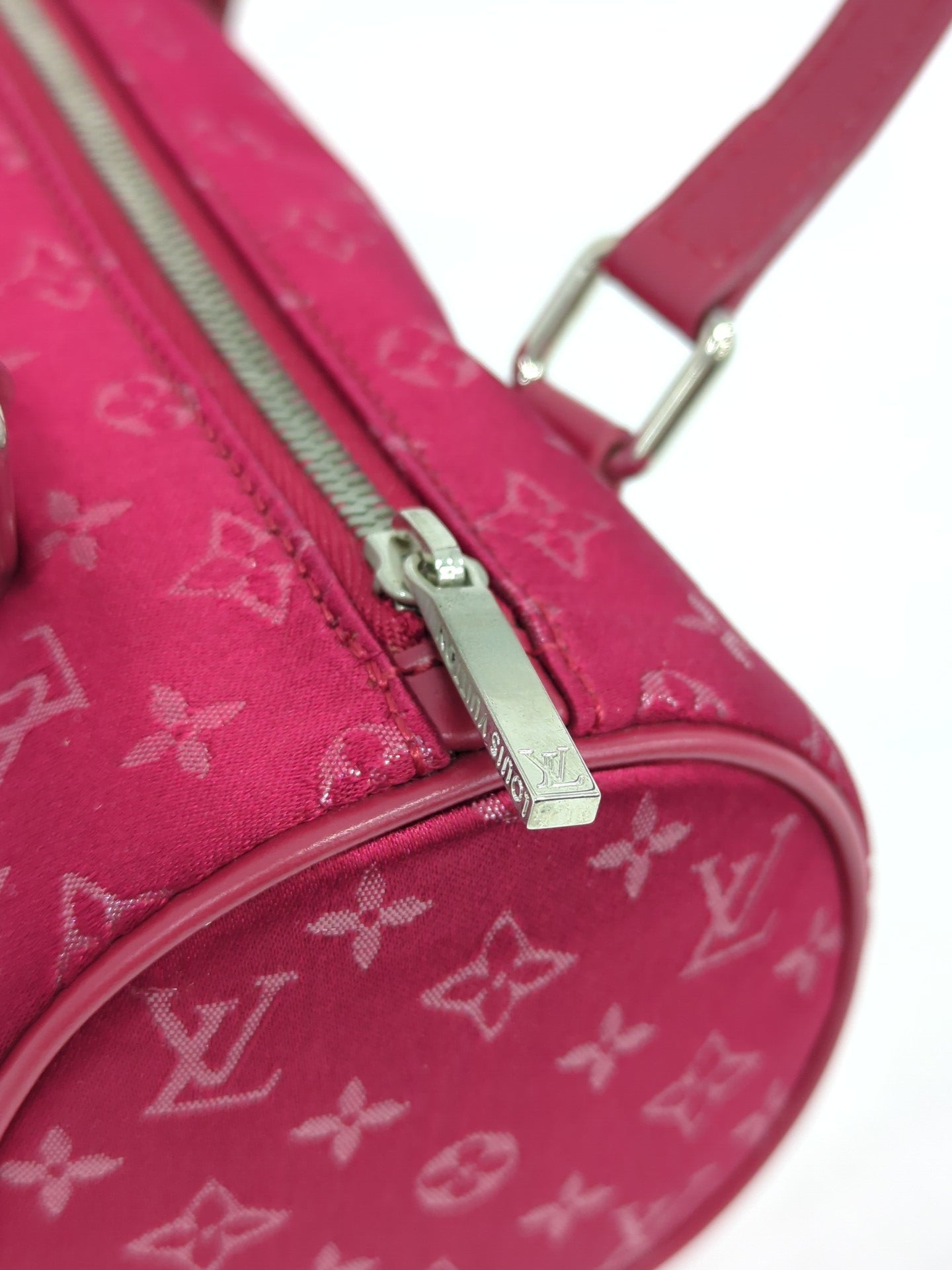 Louis Vuitton M92353 モノグラムサテン リトルパピヨン