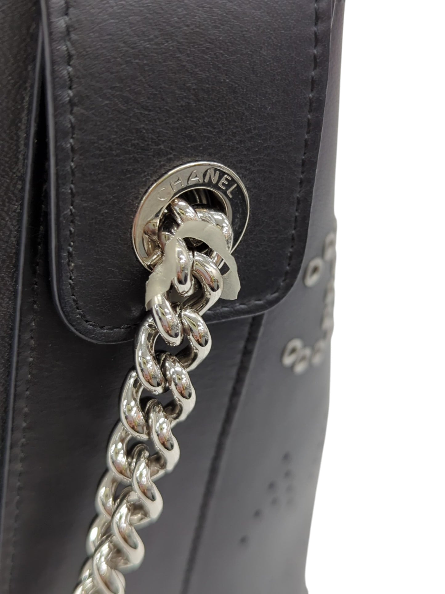 CHANEL　レザー パンチング 2way チェーンショルダーバッグ
