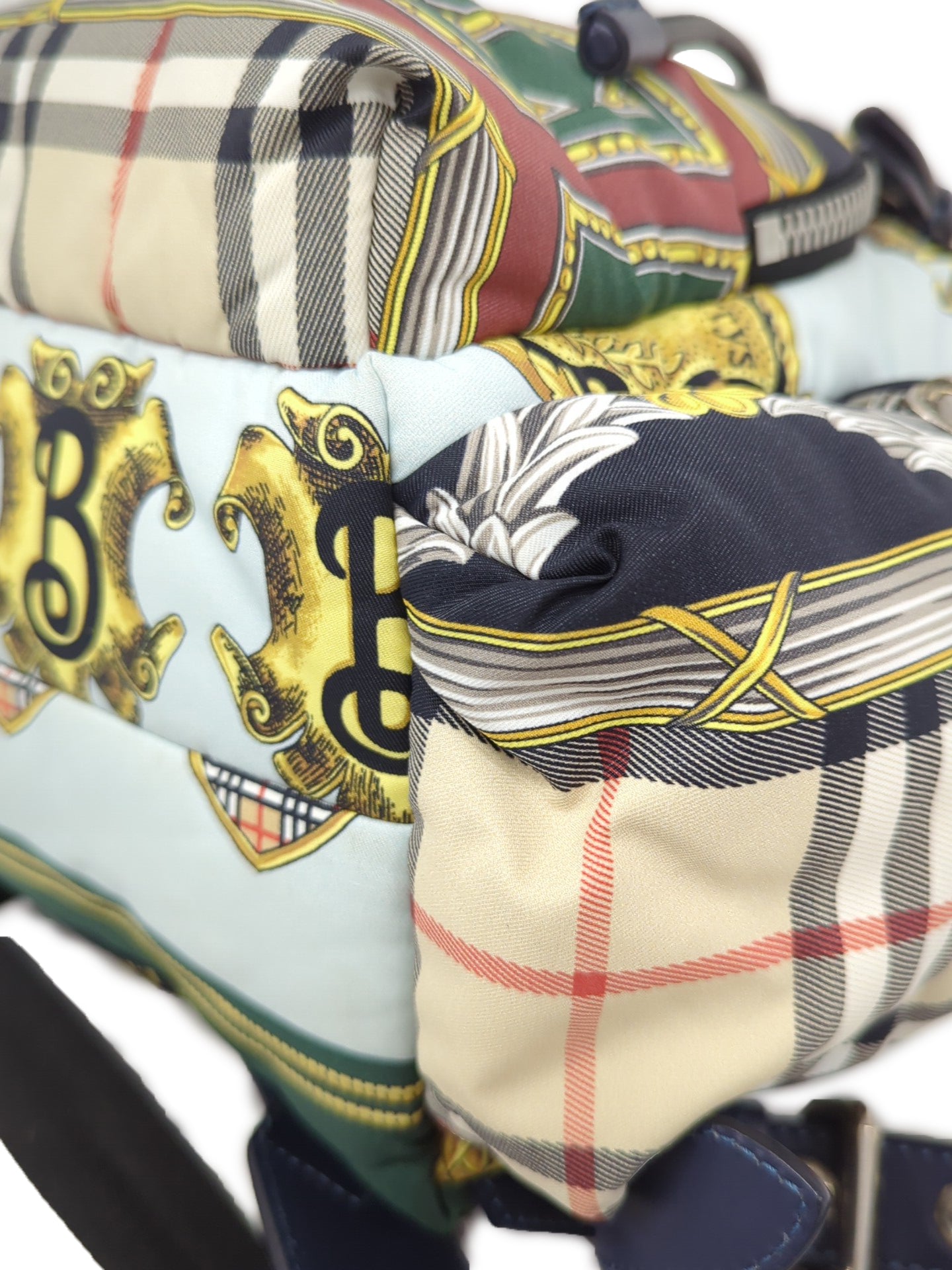 BURBERRY マルチカラースカーフ柄 リュックサック