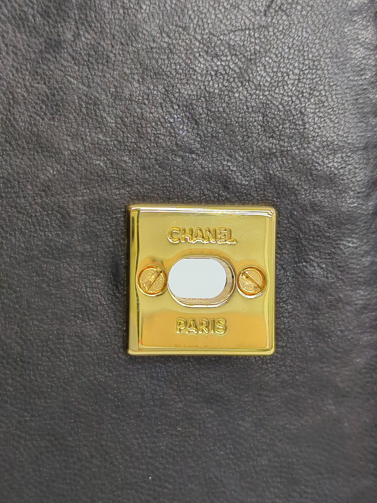 CHANEL マトラッセ ハーフフラップターンロックチェーンショルダー