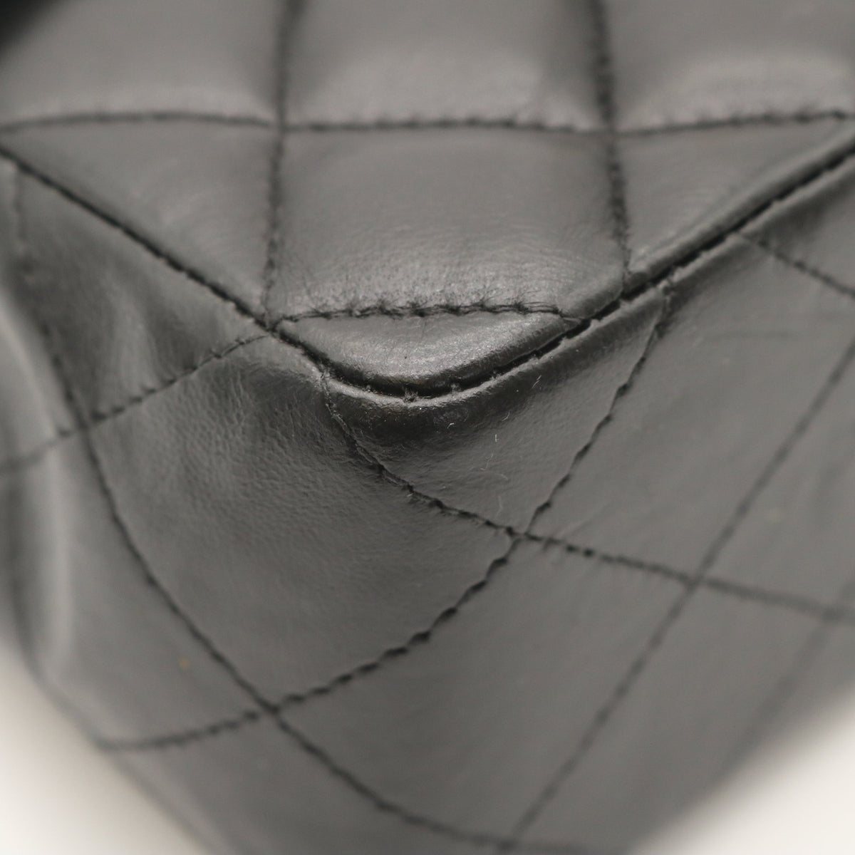Matelasse Chain Shoulder Bag Black