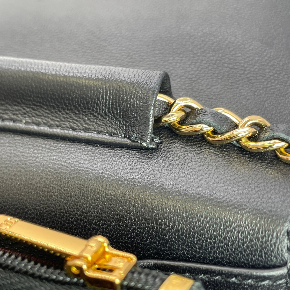 Matelasse Chain Shoulder Bag Black