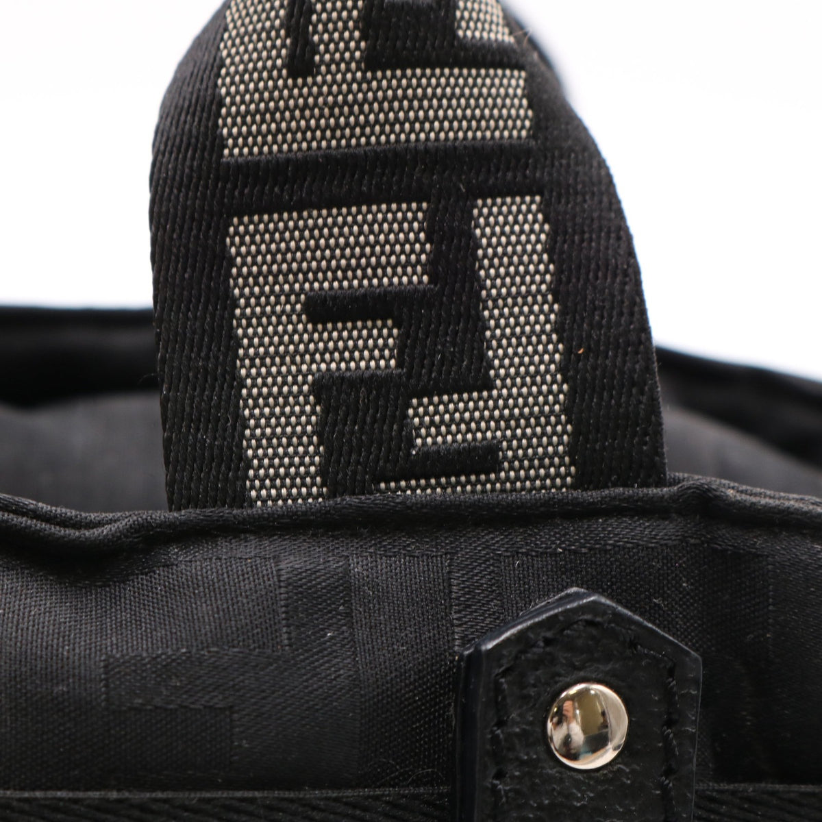 Zucca Handbag Satchel/Top Handle Bag Black
