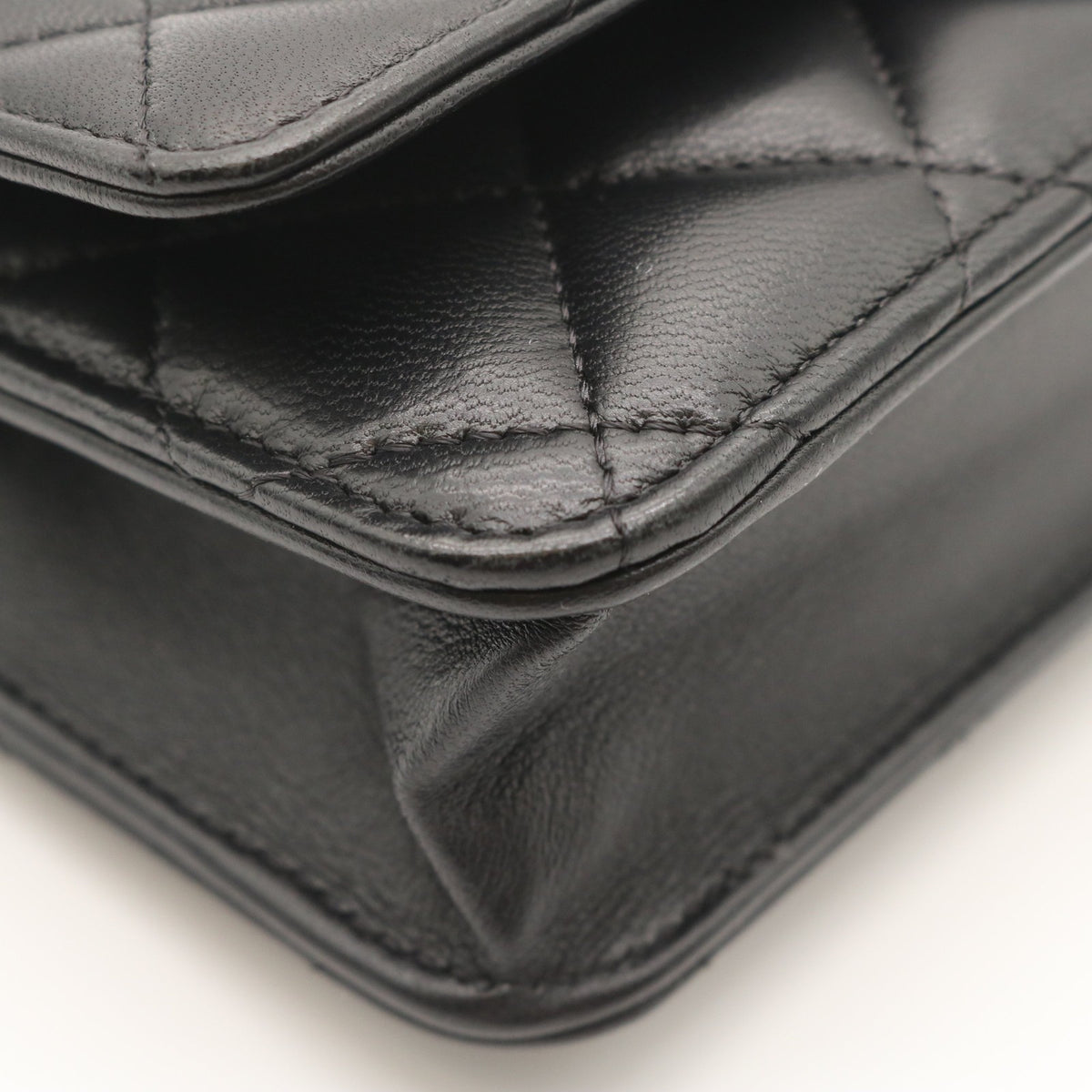 Matelasse Chain Shoulder Bag Black