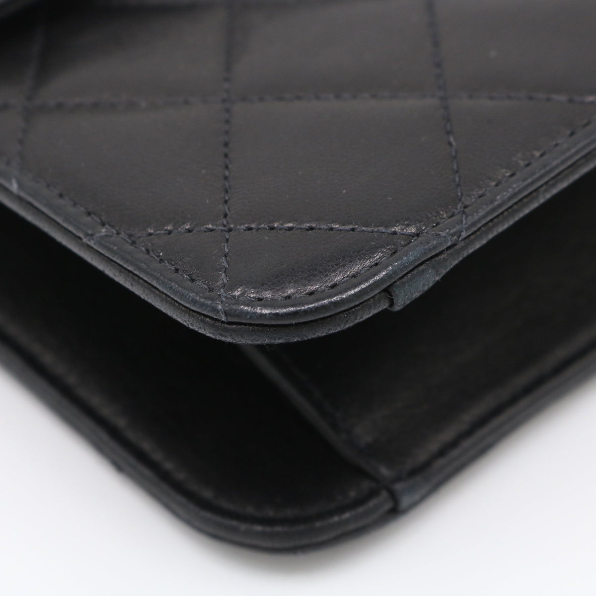 Matelasse Push Lock Chain Shoulder Bag Black