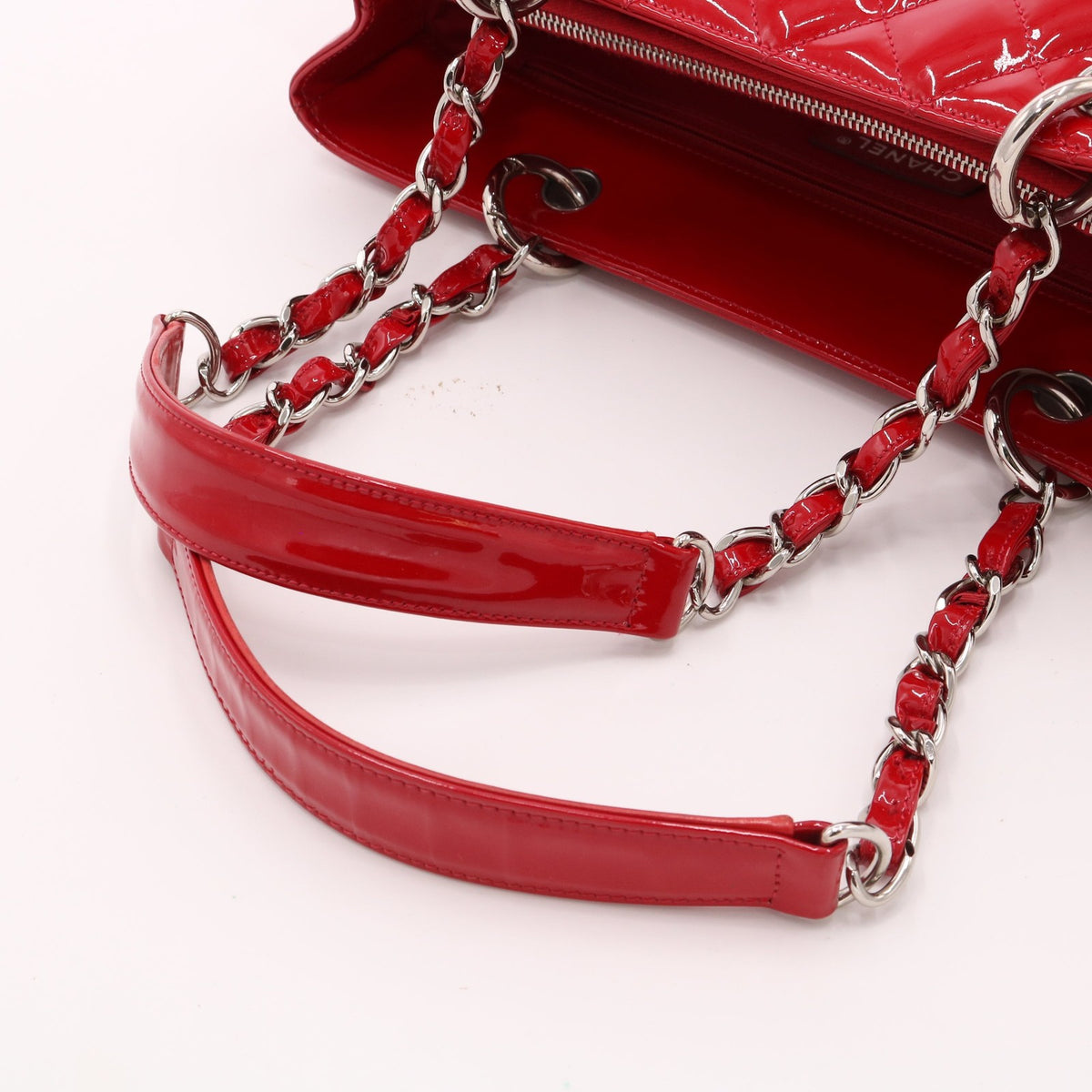 Matelasse Grand Shopping Tote A50995 Red