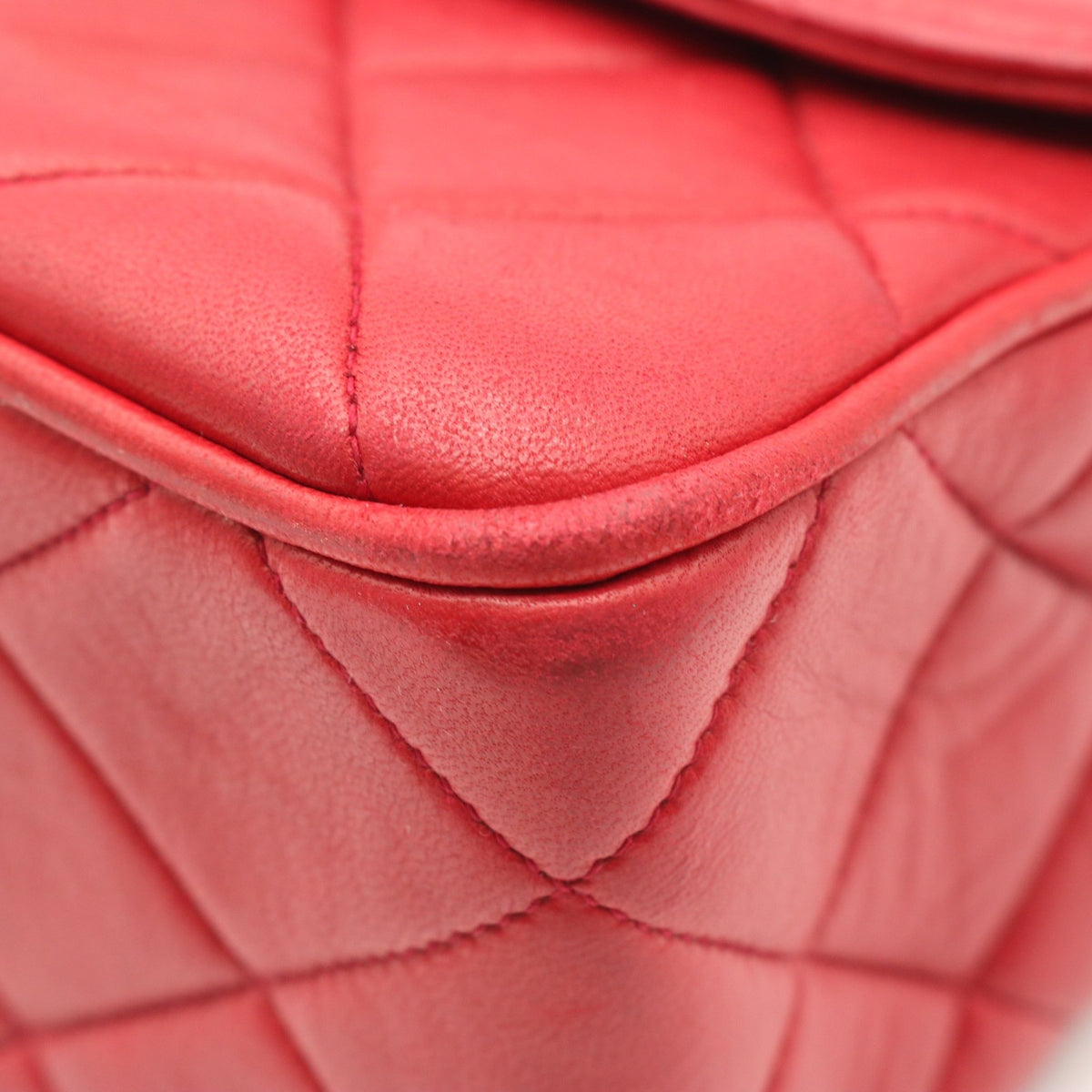 Matelasse Deka Chain Shoulder Shoulder Bag Red